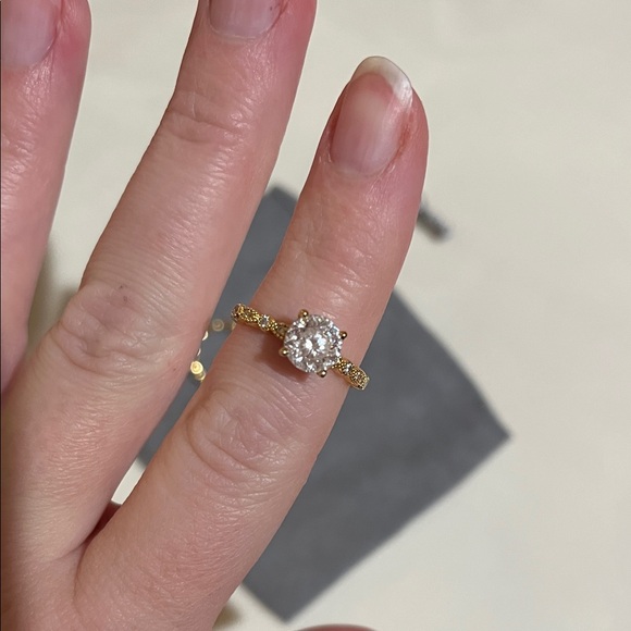 Elegant Gold Ring Set - Picture 4 of 4